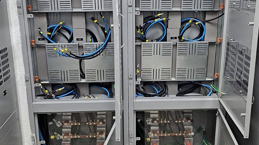 Quadro geral de distribuição elétrica organizado pela JETA Engenharia em São Paulo