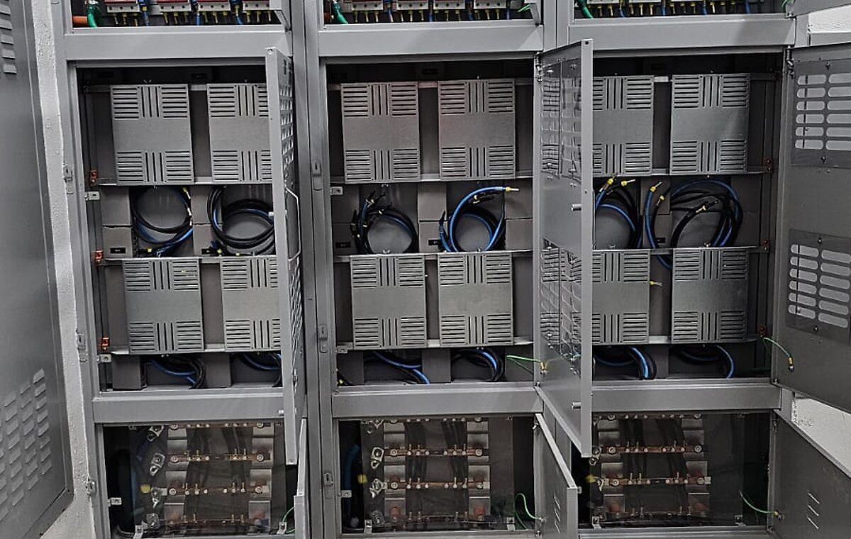 Quadro de distribuição industrial executado pela JETA Engenharia